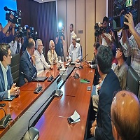 যুক্তরাষ্ট্রের ৩৭ শতাংশ শুল্ক নিয়ে বৈঠক শুরু