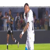 অশ্রুসিক্ত চোখে আবারও মাঠ ছাড়তে হয়েছে নেইমারকে