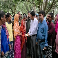 শিবগঞ্জে বজ্রপাতে নিহত দুই পরিবারকে অর্থ সহায়তা