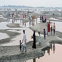 চাঁপাইনবাবগঞ্জে পদ্মা’র তীর রক্ষা বাঁধ ধ্বংস করে মাটি কাটা বন্ধে পাউবো’র জিডি’র আবেদন