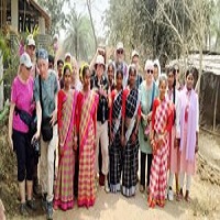 বাবুডাইং আলোর পাঠশালা পরিদর্শন বিদেশী পর্যটকদের