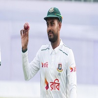 গতি কমিয়ে সাফল্য চূড়ায় মিরাজ