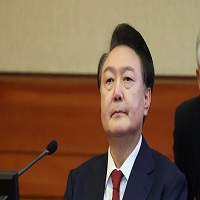 অভিশংসনের পর দক্ষিণ কোরিয়ার প্রেসিডেন্টকে অপসারণ