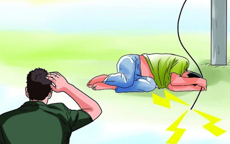 গোমস্তাপুরে বিদ্যুৎস্পৃষ্ট হয়ে বিদ্যুৎ মিস্ত্রি নিহত