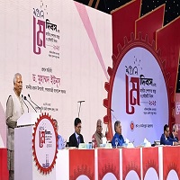 শ্রমিকদের পুরনো অবস্থায় রেখে নতুন বাংলাদেশ হবে না: প্রধান উপদেষ্টা