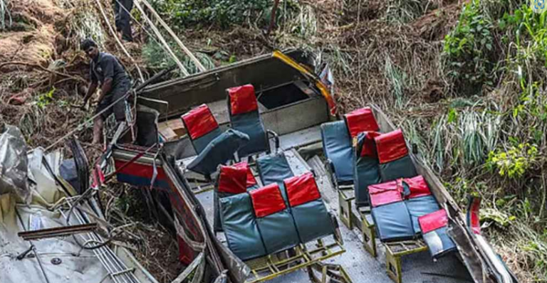 শ্রীলঙ্কায় বাস খাদে পড়ে নিহত ২১