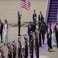 দ্বিতীয় মেয়াদে  প্রথম সরকারি সফরে সৌদি আরবে ট্রাম্প