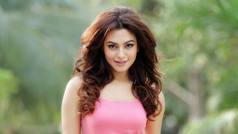 হত্যাচেষ্টা মামলায় গ্রেপ্তার চিত্রনায়িকা নুসরাত ফারিয়া