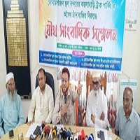 বন্দর থেকে ছেড়ে আসা পণ্যবাহী ট্রাকে চাঁদাবাজি বন্ধের দাবি