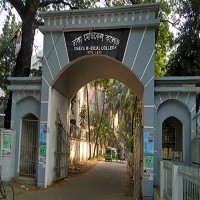 ঢামেক অনির্দিষ্টকালের জন্য বন্ধ, শিক্ষার্থীদের হল ছাড়ার নির্দেশ