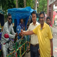 শিবগঞ্জে রিকশা চালকদের মাঝে ক্যাপ বিতরণ