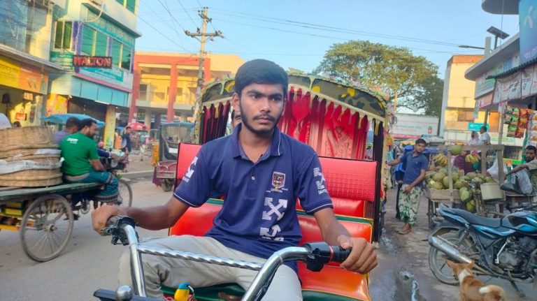 অটোরিকশা চালিয়ে পরিবার চালানো রোমান পেলেন জিপিএ-৫