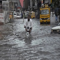 পাকিস্তানে ভারী বৃষ্টিতে ১১১ জনের মৃ*ত্যু