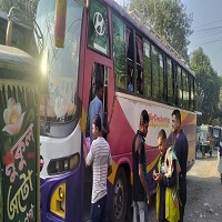 টানা ৩দিন বন্ধের পর চাঁপাইনবাবগঞ্জ-রাজশাহী রুটে সরাসরি যাত্রীবাহী বাস চলাচল শুরু