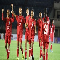 দেশে ফিরেই সংবর্ধনা নারী ফুটবল দলকে