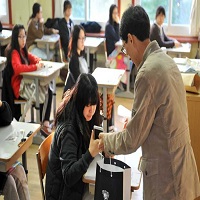 স্মার্টফোন আসক্তি কমাতে কঠোর ব্যবস্থা দক্ষিণ কোরিয়ার