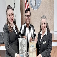 যুক্তরাষ্ট্রে পুরস্কার পেলেন আনিসুর রহমান মিলন