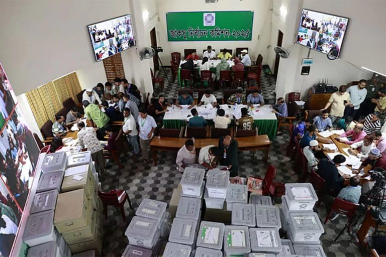 জাকসুর চূড়ান্ত ফল রাত ১১টার মধ্যে ঘোষণার আশা নির্বাচন কমিশনের