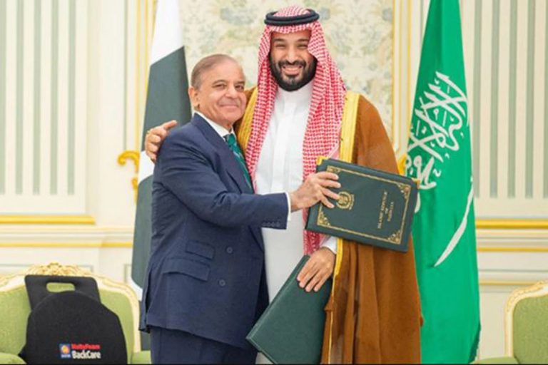 সৌদি সফর শেষে যুক্তরাজ্য যাচ্ছেন পাকিস্তানের প্রধানমন্ত্রী