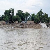 পদ্মা মহানন্দায় চলছে তীব্র ভাঙন; বাখর আলীতে উড়ে গেছে বাঁধ