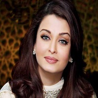 কোন অভিযোগে আদালতের দ্বারস্থ ঐশ্বরিয়া?