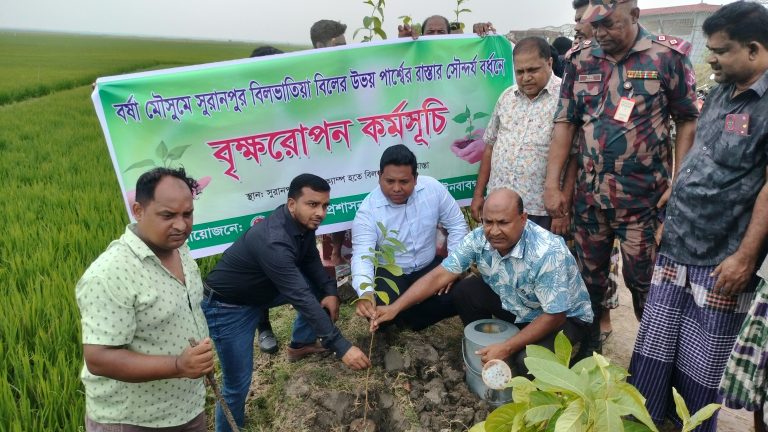 ভোলাহাটের বিলভাতিয়া রাস্তার সৌন্দর্যবর্ধনে বৃক্ষ রোপন উদ্বোধন