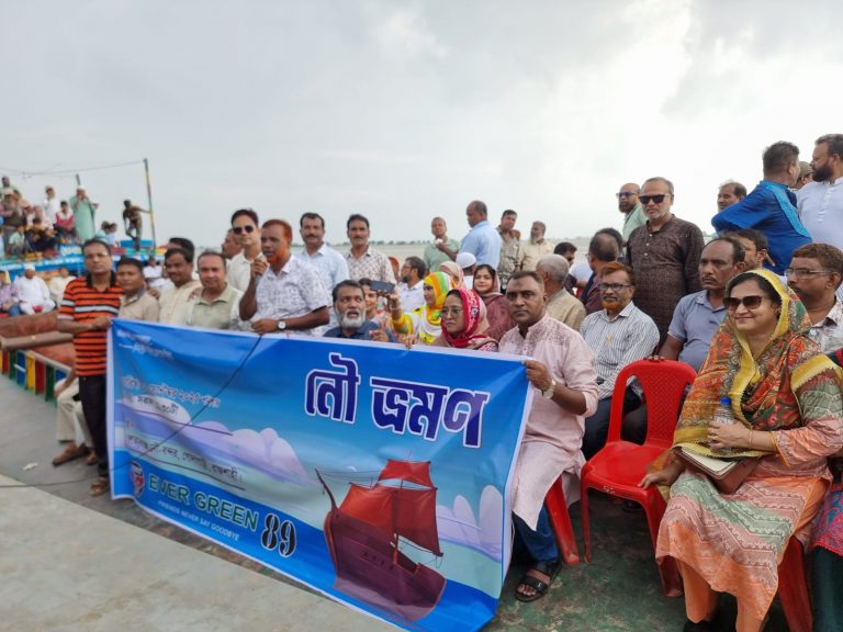 এভারগ্রীণ-৮৯ চাঁপাইনবাবগঞ্জের নৌ ভ্রমণ অনুষ্ঠিত
