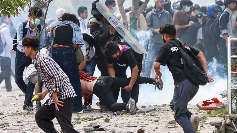 নেপালে বিক্ষোভে নিহত বেড়ে ৫১