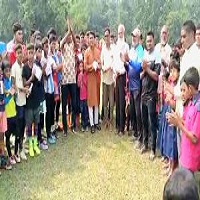 গোমস্তাপুরে খেলোয়াড় বাছাই ফুটবল ক্যাম্পের উদ্বোধন