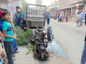 শিবগঞ্জে টলি উল্টে শ্রমিক নিহত