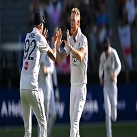 অ্যাশেজের প্রথম দিনেই ১৯ উইকেট, পিছিয়ে অস্ট্রেলিয়া