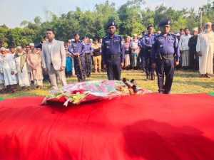 শিবগঞ্জে রাষ্ট্রীয় মর্যাদায় দাফন বীর মুক্তিযোদ্ধা আয়েশ উদ্দীন