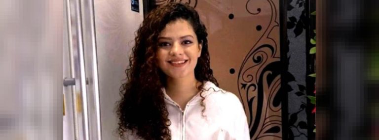 বিয়ের দিনে হাসপাতালে গায়িকা পলক মুচ্ছালের ভাই