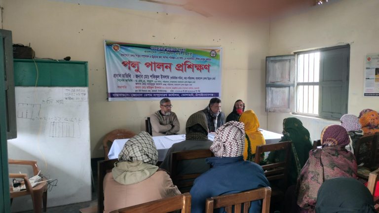 ভোলাহাটে পলু পালন প্রশিক্ষণ