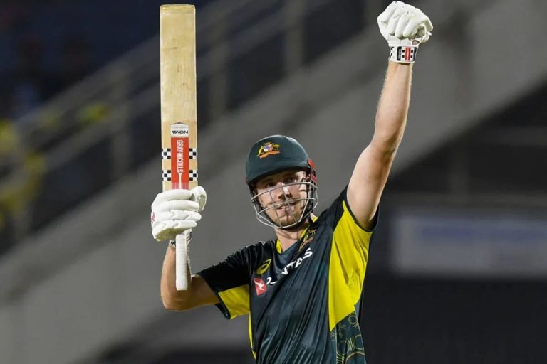 আইপিএল নিলামে ইতিহাস, ২৫ কোটিতে কলকাতায় গ্রিন