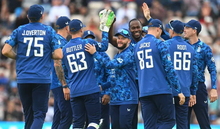 ইংল্যান্ডের টি-টোয়েন্টি বিশ্বকাপের প্রাথমিক দলে আর্চার ও টাং