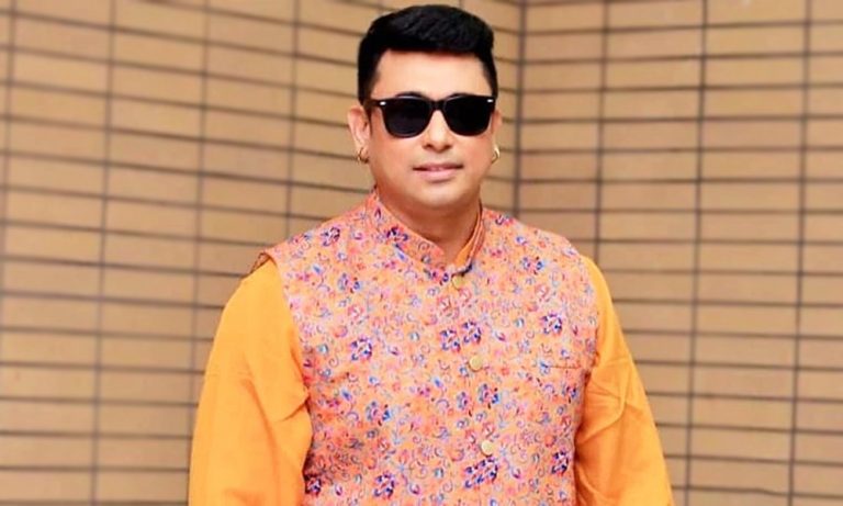 সৌদিতে জায়েদ খান ওমরাহ পালন করতে