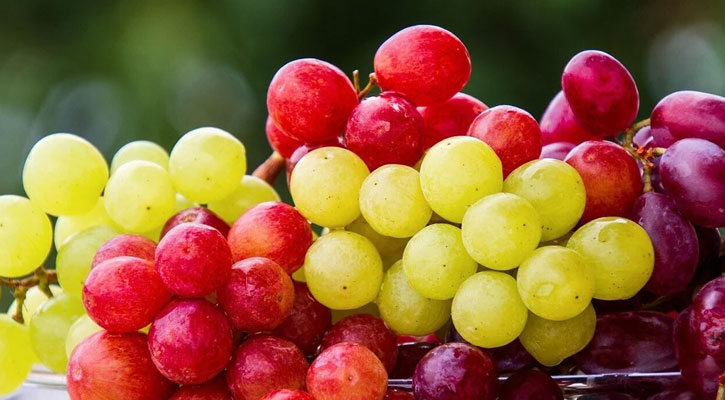 লাল নাকি সবুজ, কোন আঙুর স্বাস্থ্যের জন্য বেশি উপকারী?