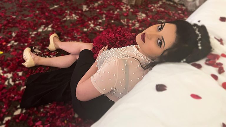 নতুন বছরেই ‘গোলাপ’ উপহার দিবেন পরীমণি