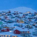 শীতকালে বিভিন্ন রঙের আলোর দেশ গ্রিনল্যান্ড