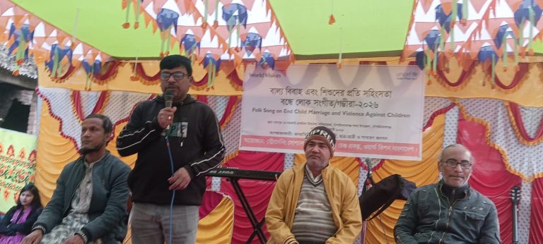 চাঁপাইনবাবগঞ্জে গম্ভীরার মাধ্যমে বাল্যবিবাহ ও শিশুর প্রতি সহিংসতা প্রতিরোধে সচেতনতামূলক অনুষ্ঠান