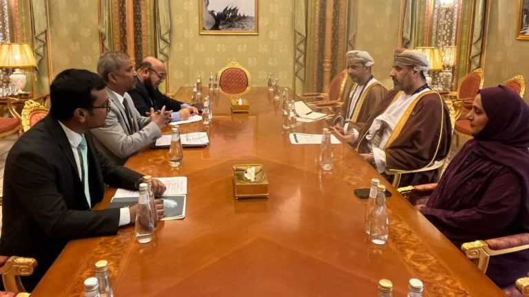 বাংলাদেশি‌দের জন্য ওয়ার্ক ভিসা চালুর আশ্বাস ওমানের শ্রমমন্ত্রীর