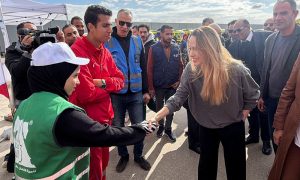 অভিনেত্রী অ্যাঞ্জেলিনা জোলি গাজার রাফাহ সীমান্ত পরিদর্শন করেছেন