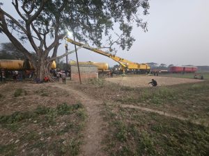 চাঁপাইনবাবগঞ্জে ৮ ঘন্টা বন্ধের পর চালু আমনুরা জংশন