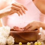 শীতে খসখসে হাত ঘরোয়া যত্নেই ফিরুক নরম মসৃণ স্পর্শ