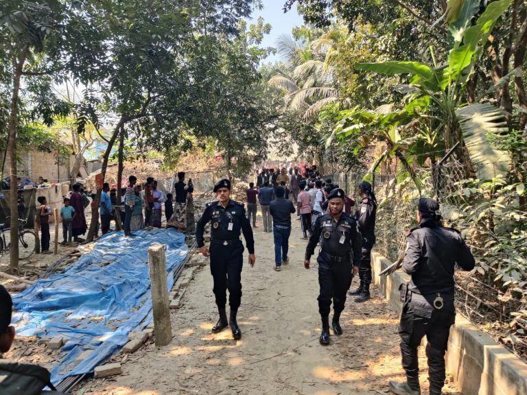 চাঁপাইনবাবগঞ্জে ককটেল তৈরীর সময় বিস্ফোরণে নিহত ২, আহত ৩