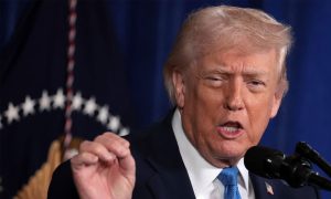 ইরানে সীমিত সামরিক হামলার কথা ভাবছেন ট্রাম্প