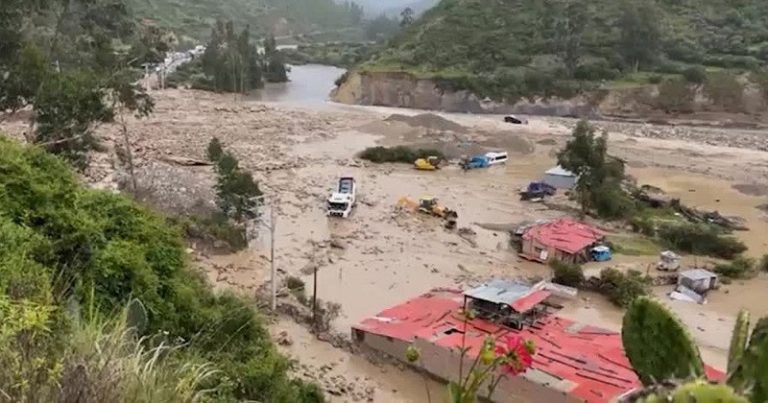পেরুতে টানা বৃষ্টিপাতে ভূমিধস, হাজারো মানুষ আশ্রয়কেন্দ্রে