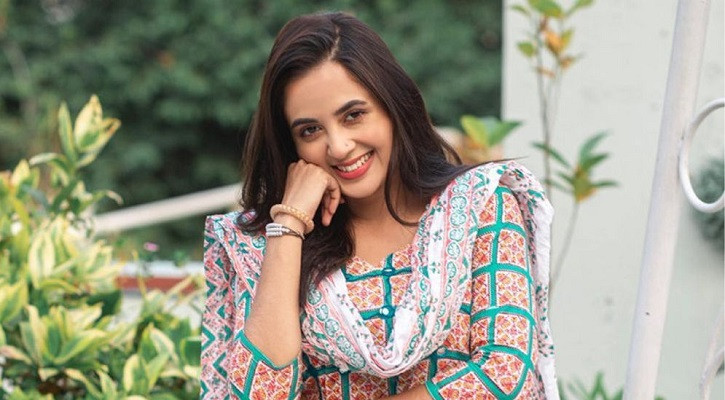 হাসপাতাল থেকে বাসায় ফিরলেন তানিয়া বৃষ্টি