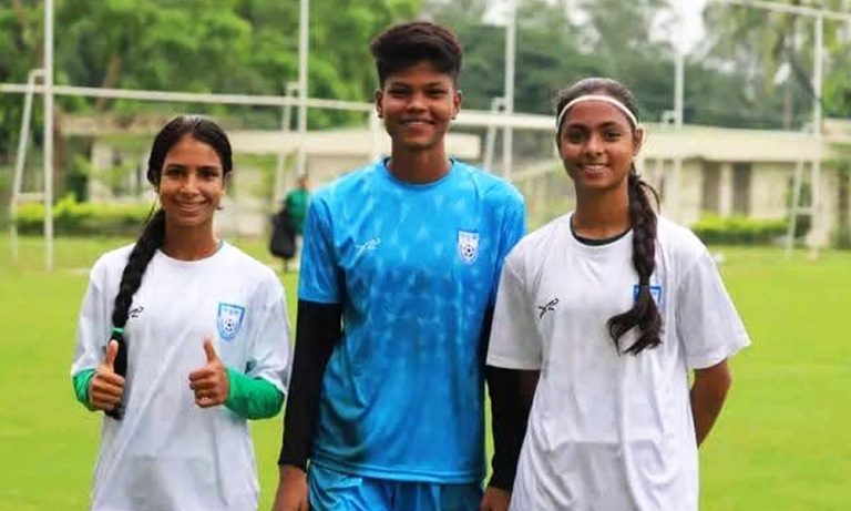 এশিয়ান কাপ খেলতে অস্ট্রেলিয়া গেলেন নান্দাইলের ৩ কন্যা